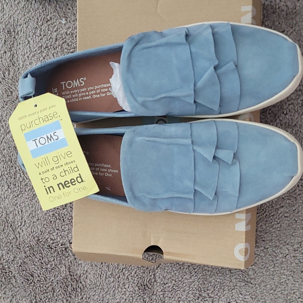 Tom's slip on sneakers